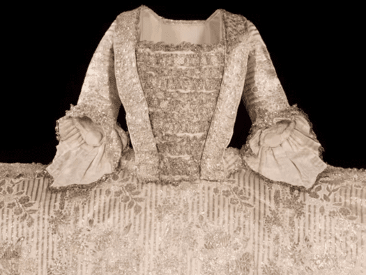 CROWN TO COUTURE A MUST-SEE FASHION EXHIBITION EXPLORING COURT DRESS AND RED CARPET COUTURE