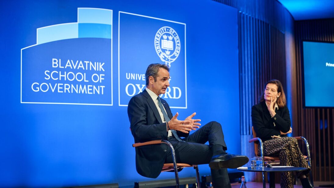 PM Mitsotakis and Dean Ngaire Woods 12-1-25